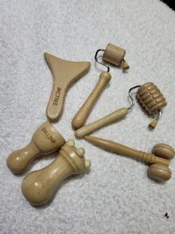 Deuxième photo d'outils de madérothérapie dans notre centre de Charleroi