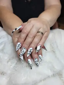 Première photo de pose d'ongles