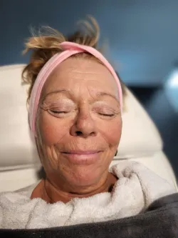 Première photo de soin du visage dans notre centre de Charleroi